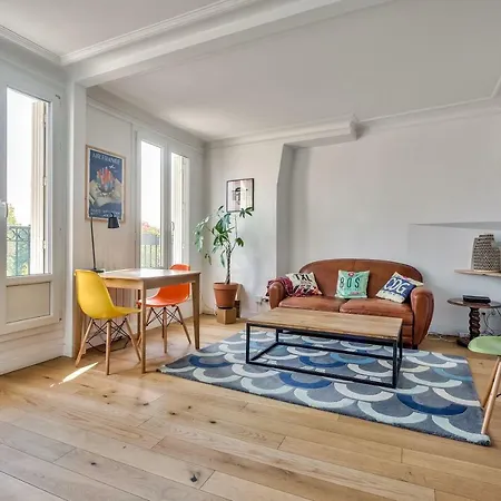 Colourful And Welcoming * Batignolles Area * Appartamento
