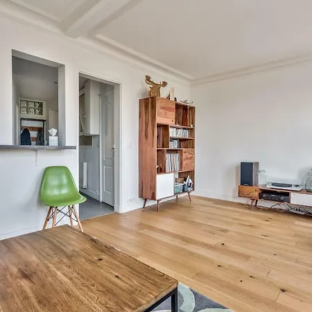Colourful And Welcoming * Batignolles Area * Appartamento *