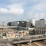 Colourful And Welcoming * Batignolles Area *