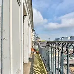 Colourful And Welcoming * Batignolles Area *