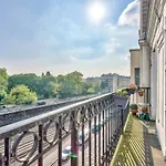 Colourful And Welcoming * Batignolles Area *