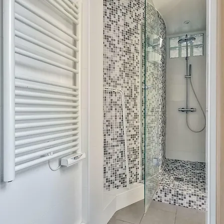 Apartment Colourful And Welcoming * Batignolles Area * *